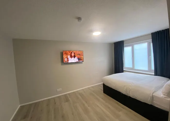 Hosted By Ryan - 1 Bedroom House