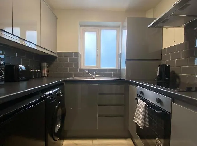Hosted By Ryan - 1 Bedroom House