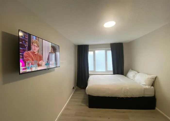 Hosted By Ryan - 1 Bedroom House