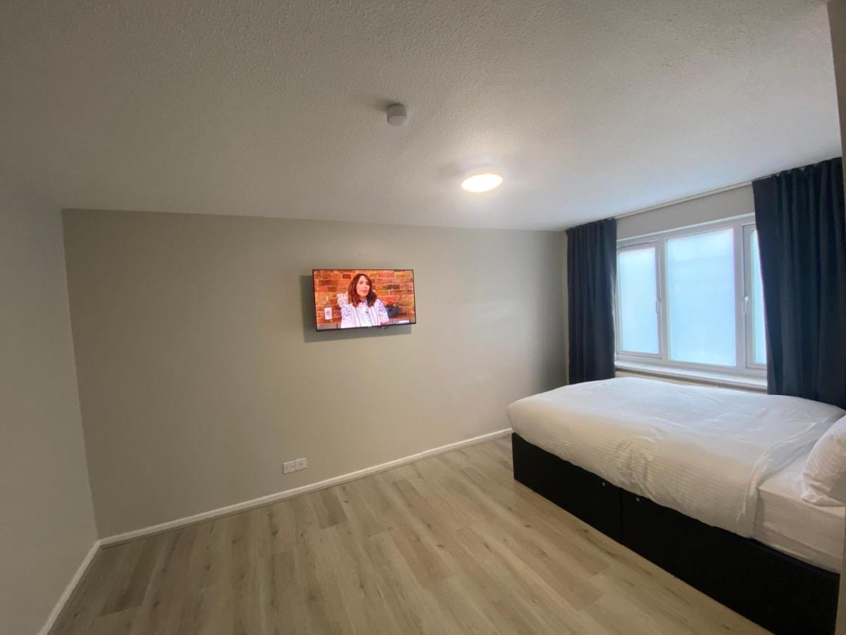 Hosted By Ryan - 1 Bedroom House